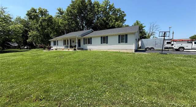 Photo of 506 W Saint Clair St, Freeburg, IL 62243