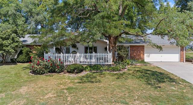 Photo of 605 Indian Hills Dr, St Charles, MO 63301