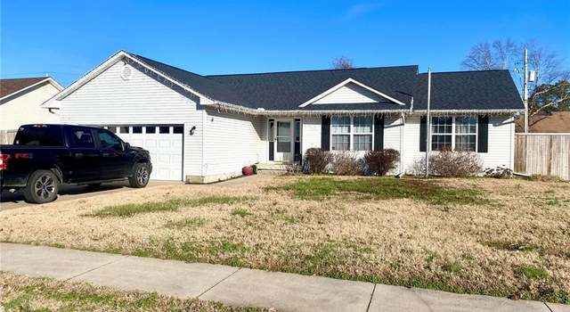 Photo of 914 Pine St, Sikeston, MO 63801
