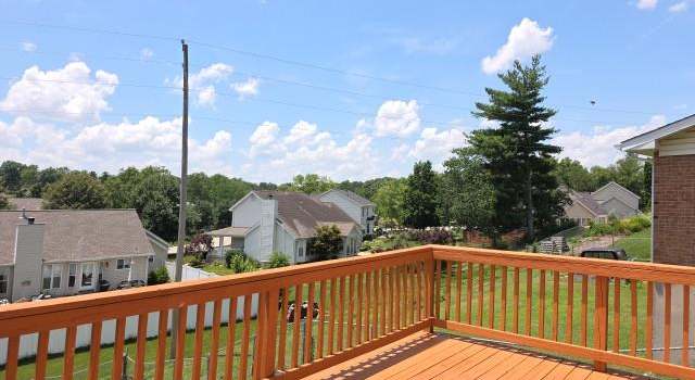 Photo of 17 Stonehenge Ct, St Charles, MO 63303