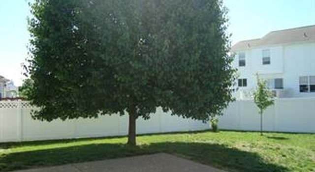 Photo of 1464 Cochise Dr, O'fallon, MO 63366