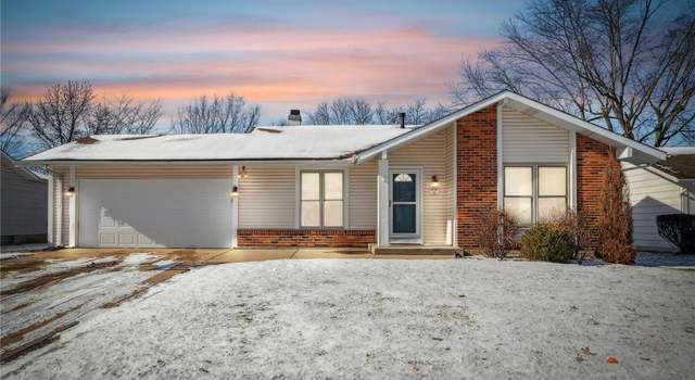 Photo of 157 Thornway Dr, Saint Peters, MO 63376
