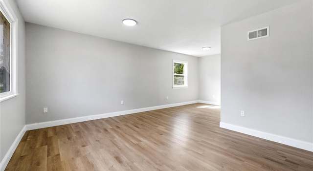 Photo of 1211 Walker Ave, St Louis, MO 63138