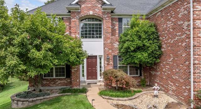 Photo of 445 Whitestone Farm Dr, Chesterfield, MO 63017