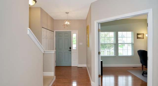 Photo of 1749 Briarmanor Dr, Lake St Louis, MO 63367