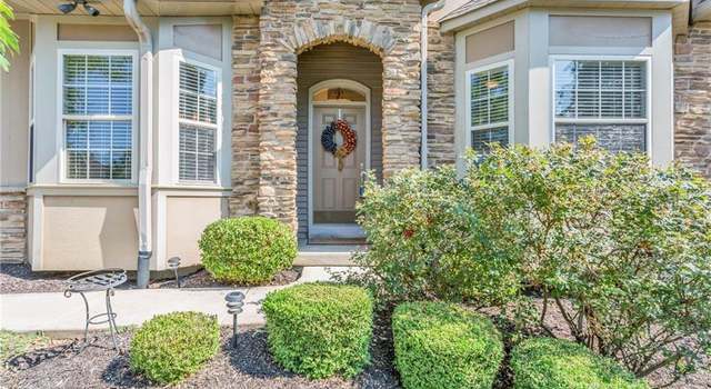 Photo of 710 Huntwood Ter, Lake St Louis, MO 63367
