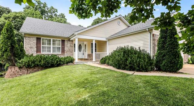 Photo of 1051 Autumn Oaks Dr, Imperial, MO 63052