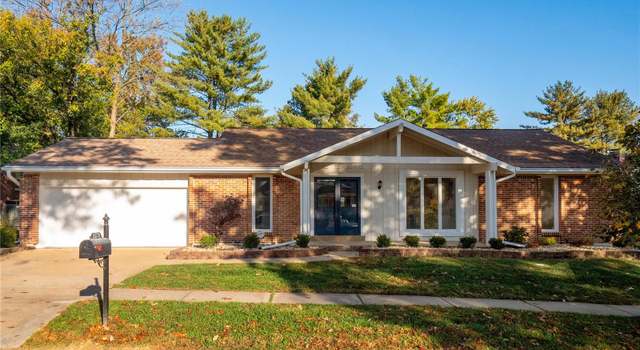 Photo of 15579 Summer Lake Dr, Chesterfield, MO 63017