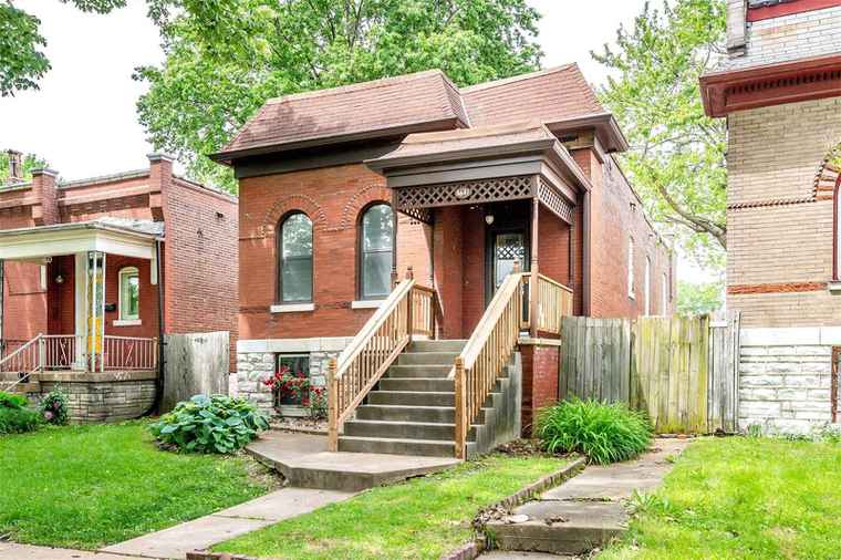 Photo of 4641 Tennessee Ave St Louis, MO 63111