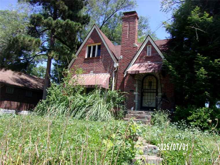 Photo of 6501 Woodrow Ave Velda Village Hills, MO 63121