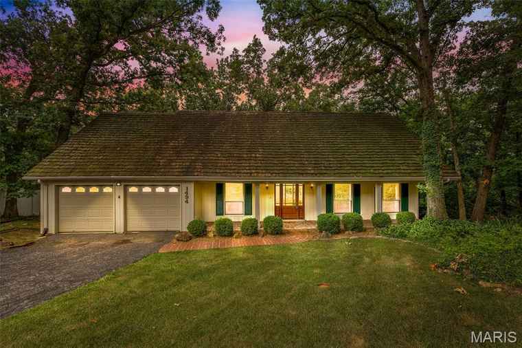 Photo of 1494 Royal Springs Dr St Louis, MO 63122