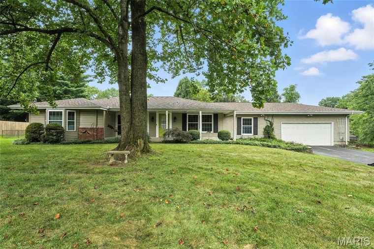 Photo of 9457 Chavez Dr Sunset Hills, MO 63127