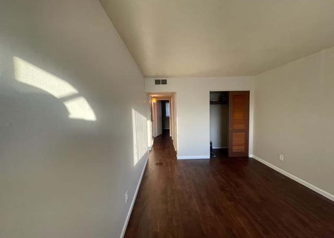 820 Loyola Dr, Florissant, MO 63031