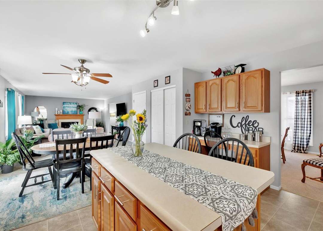 711 Autumn Glen Ln, Wentzville, MO 63385