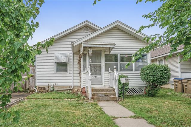 1205 E 24th Ave, North Kansas City, MO 64116 | MLS# 2330095 | Redfin