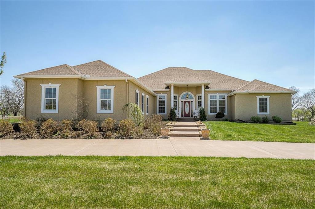 6811 W 188th St, Stilwell, KS 66085 MLS 2156153 Redfin