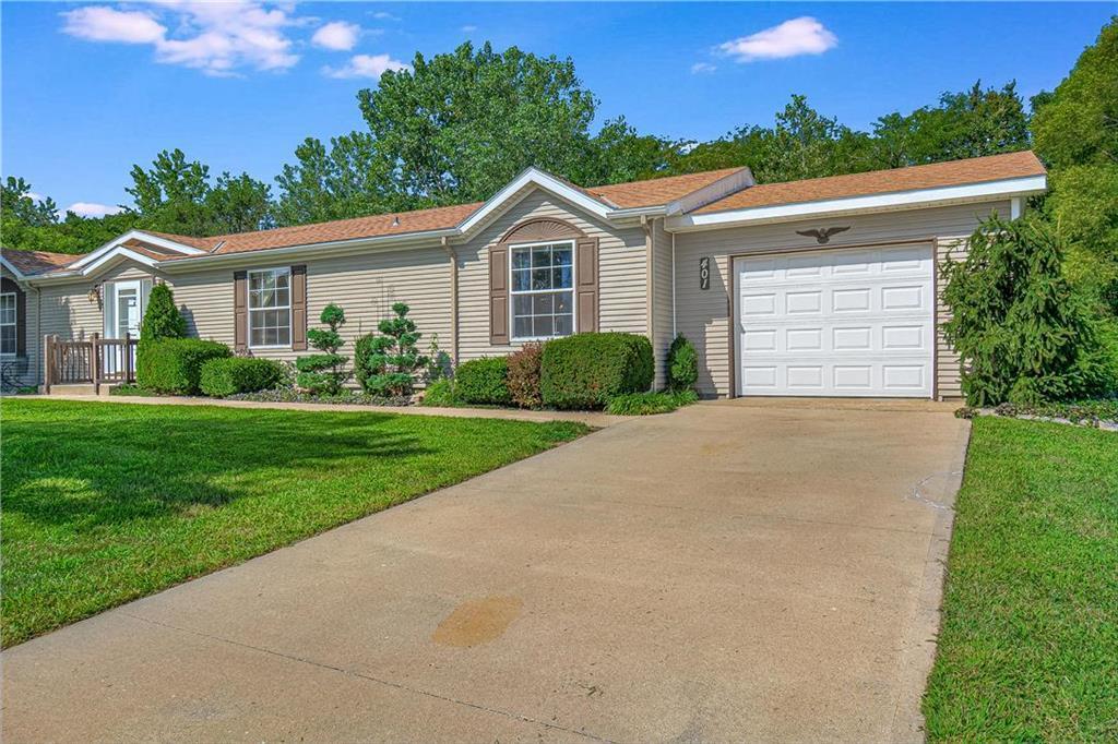 401 NE Cedar Ct, Oak Grove, MO 64075 MLS 2237254 Redfin