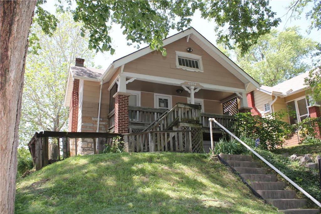6054 Gladstone Blvd, Kansas City, MO 64123 | MLS# 2218335 ...
