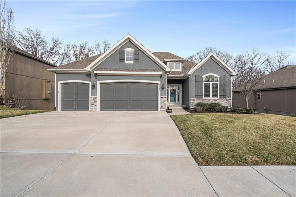 5945 Thousand Oaks Dr, Parkville, MO 64152 | MLS# 2473512 | Redfin