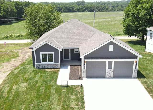 Property at 101 Sally Cir, Dearborn, MO 64439, 4 beds, 3 baths