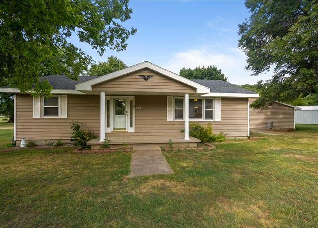 Property at 301 E Walnut St, Weir, KS 66781, 2 beds, 2 baths