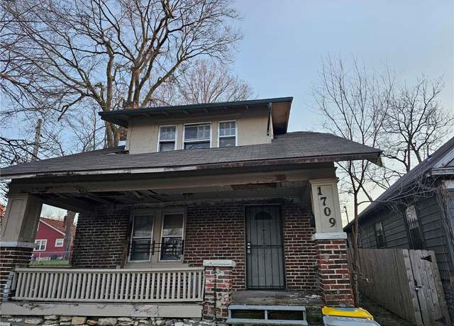 Property at 1709 E 50th Ter, Kansas City, MO 64110, 3 beds, 1 bath