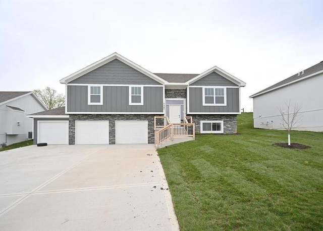 Property at 2409 Windmill Dr, Platte City, MO 64079, 4 beds, 3 baths