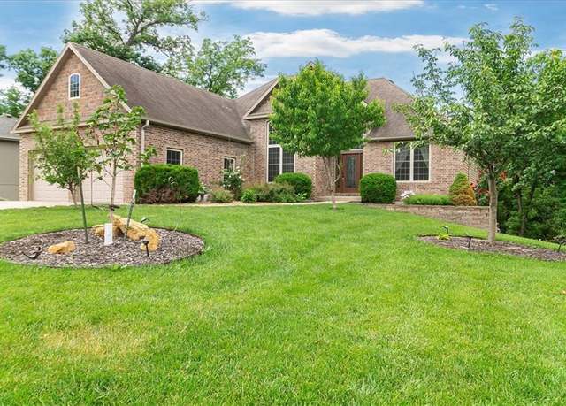 Property at 906 Cheatham Ct, Warrensburg, MO 64093, 6 beds, 4.5 baths