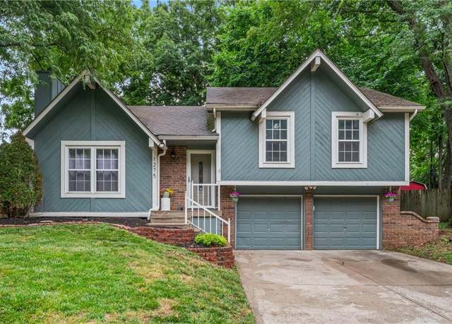 Property at 1275 NE Tudor Rd, Lee's Summit, MO 64086, 3 beds, 2 baths