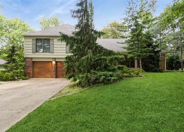 Property at 4506 W 93rd Ter, Prairie Village, KS 66207, 4 beds, 3 baths