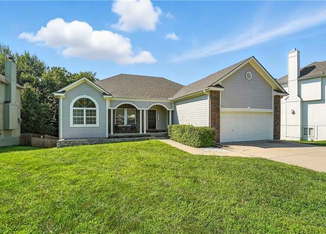 Property at 15719 E 76th St, Kansas City, MO 64139, 4 beds, 4 baths