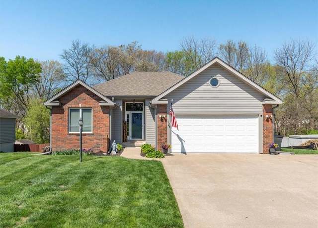 Property at 3104 N 39th Ter, St Joseph, MO 64506, 4 beds, 3 baths
