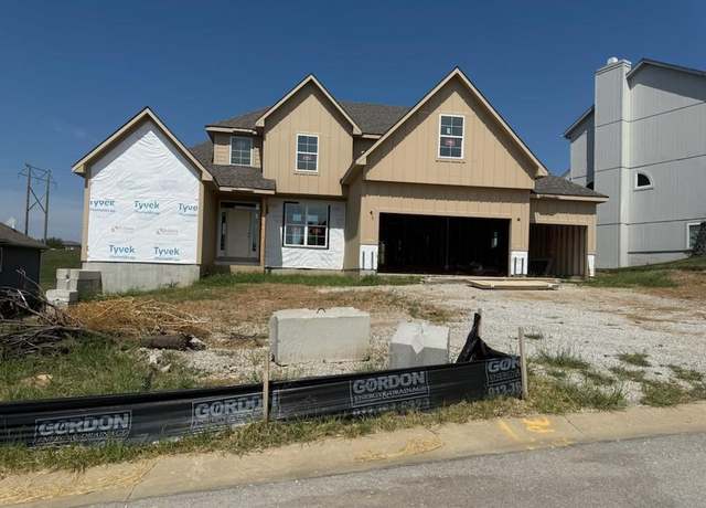 Property at 8908 NE 94th St, Kansas City, MO 64157, 4 beds, 3.5 baths
