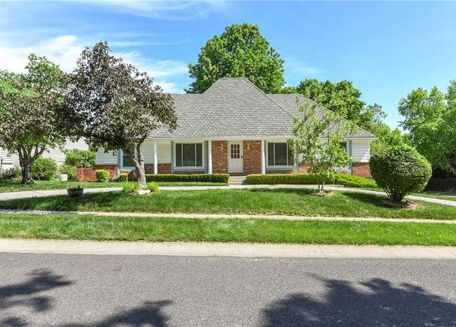 Property at 13302 W 113th St, Overland Park, KS 66210, 4 beds, 3 baths
