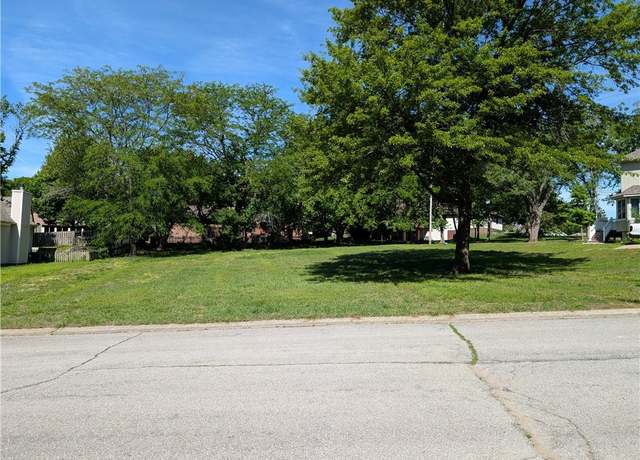 Property at 602 Park Pl, Warrensburg, MO 64093