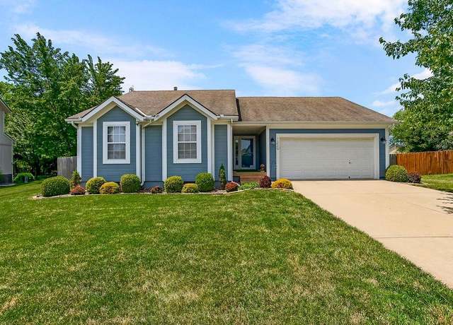 Property at 1229 Starbrooke Dr, Louisburg, KS 66053, 4 beds, 2.5 baths