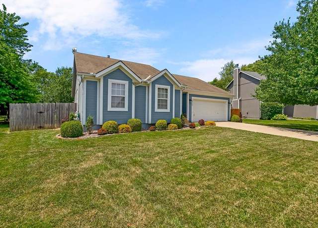 Property at 1229 Starbrooke Dr, Louisburg, KS 66053, 4 beds, 2.5 baths