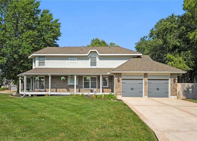 Property at 12106 Linden St, Overland Park, KS 66209, 4 beds, 2.5 baths