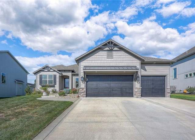 Property at 7012 Meadowlark Ln, Shawnee, KS 66226, 4 beds, 3 baths