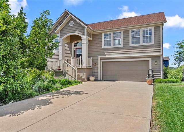 Property at 32330 W 166th St, Gardner, KS 66030, 3 beds, 2.5 baths