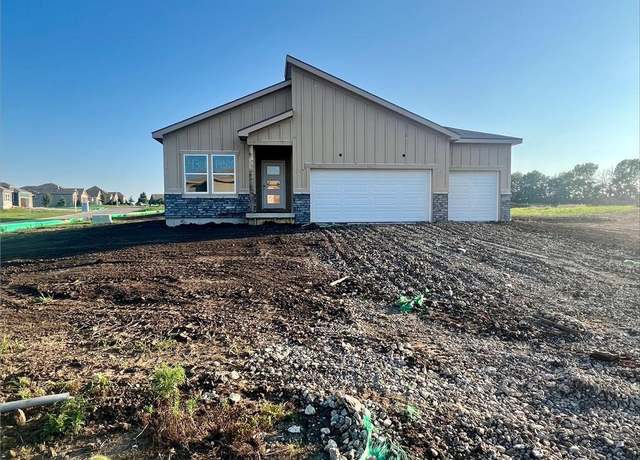 Property at 19535 Barstow Cir, Spring Hill, KS 66083, 3 beds, 2 baths
