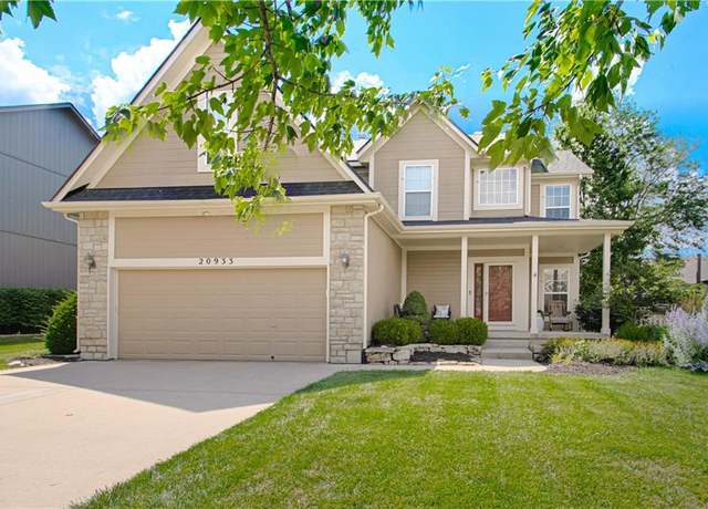 Property at 20933 W 116th Ter, Olathe, KS 66061, 4 beds, 3 baths