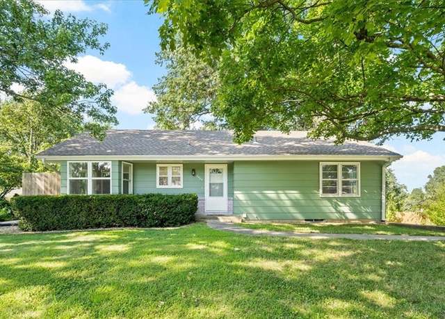 Property at 2405 NW Powderhorn Dr, Kansas City, MO 64154, 3 beds, 1.5 baths