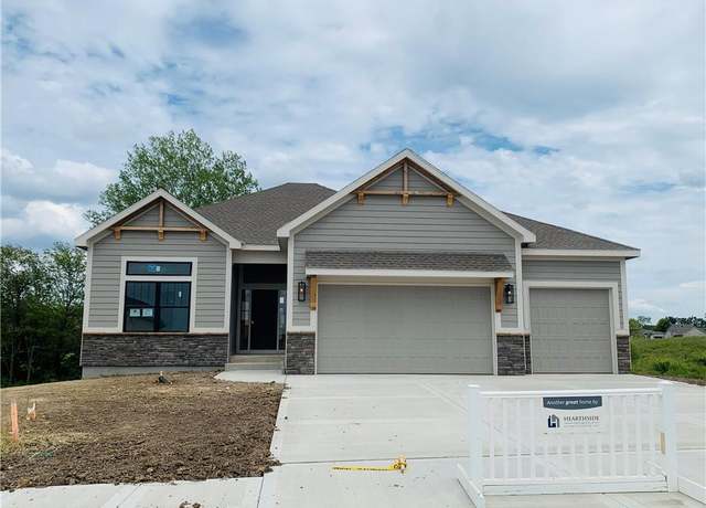 Property at 10511 N Liberty St, Kansas City, MO 64155, 4 beds, 3 baths