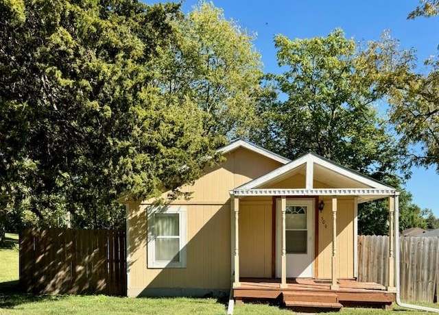 Property at 509 N 6th St, Plattsburg, MO 64477, 1 bed, 1 bath