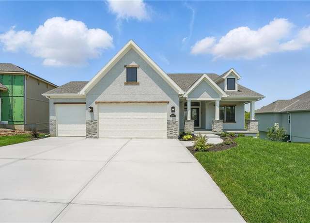 Property at 1518 NW 106th Ter, Kansas City, MO 64155, 5 beds, 3 baths
