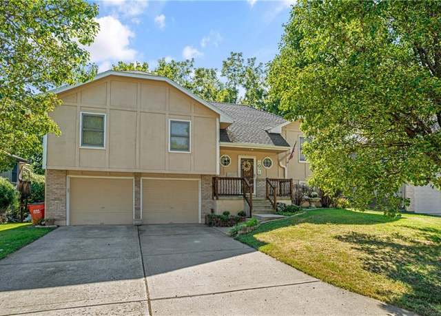Property at 1124 N Ponca Dr, Independence, MO 64056, 3 beds, 2 baths