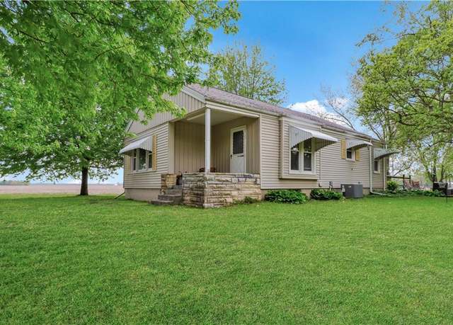 Property at 878 Locust St, Lawrence, KS 66044, 1 bed, 1 bath