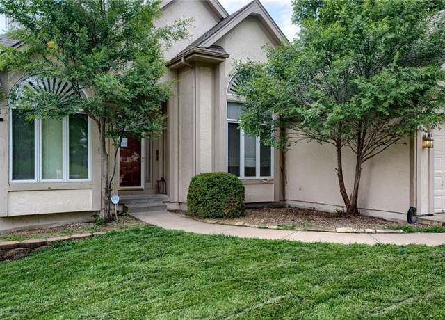 Property at 7100 N Cherry St, Gladstone, MO 64118, 4 beds, 3 baths