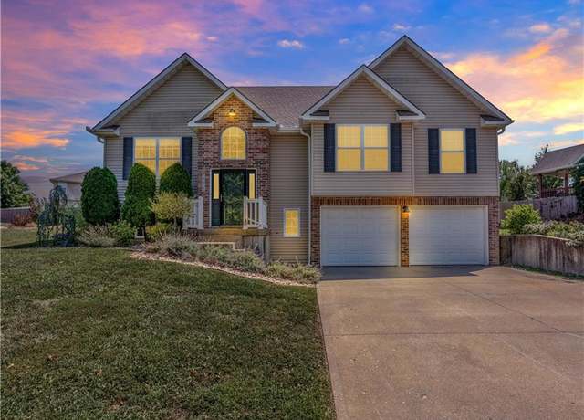 Property at 1207 Nottingham Dr, Warrensburg, MO 64093, 4 beds, 3 baths